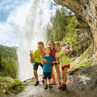 Familienwanderung zum Johanneswasserfall in Obertauern © TVB Radstadt_Lorenz Masser