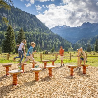 Spielplatz beim Familienwanderweg Alles Alm © TVB Radstadt_Lorenz Masser