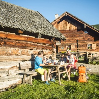 Hütteneinkehr beim Wandern Mountainbiketour Rossbrand, Radstadt © TVB Radstadt_Hans Huber