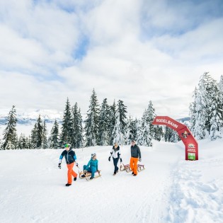 Rodelspaß in Radstadt in Ski amadé Nachtrodeln auf der beleuchteten Rodelstrecke am Königslehen © TVB Radstadt_Markus Rohrbacher