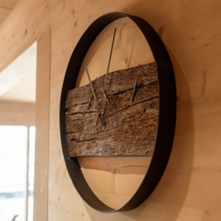 Detailansicht Uhr im Appartement